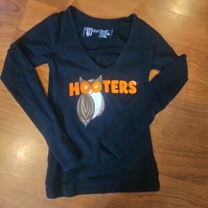 Hooters xs Black Long Sleeve T-shirt